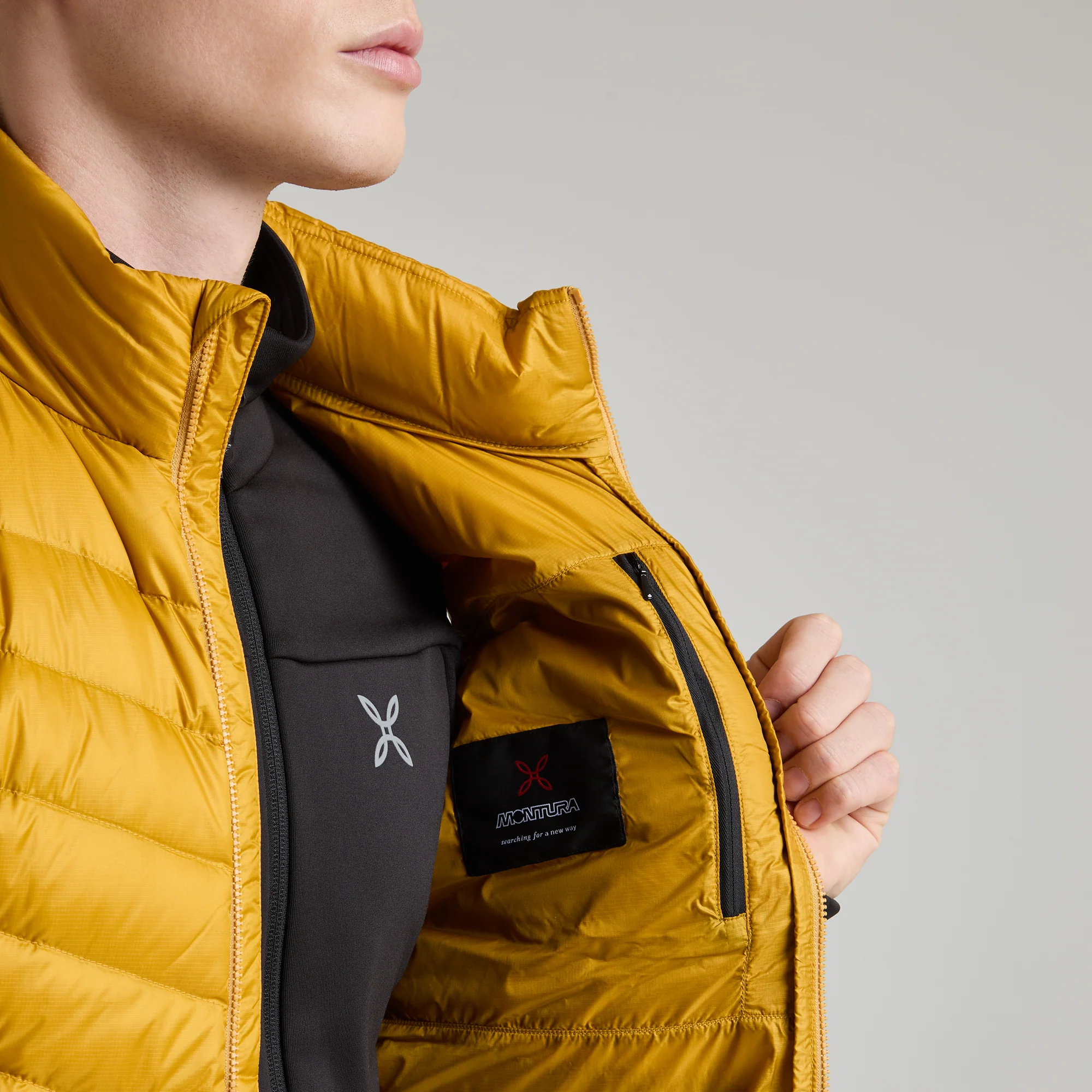 BREEZE DUVET VEST - Image 13
