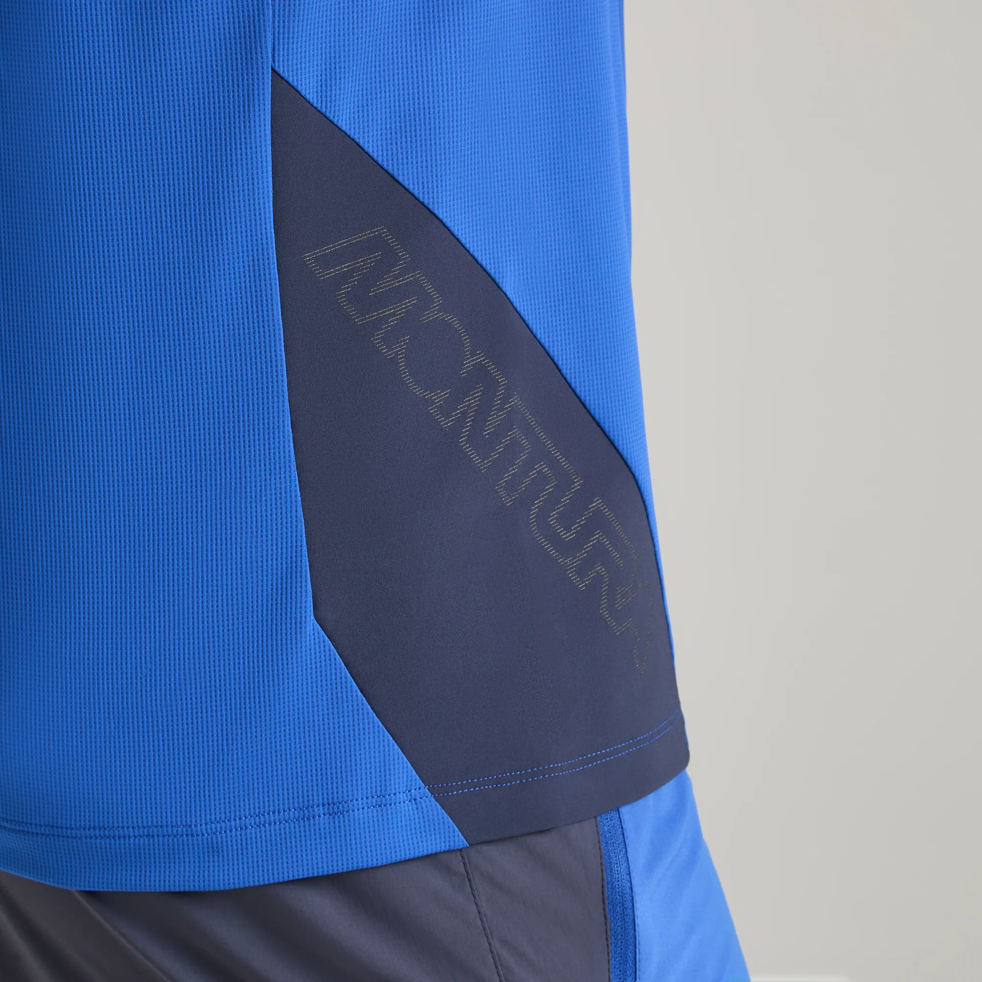 HADE ZIP T-SHIRT - Image 33
