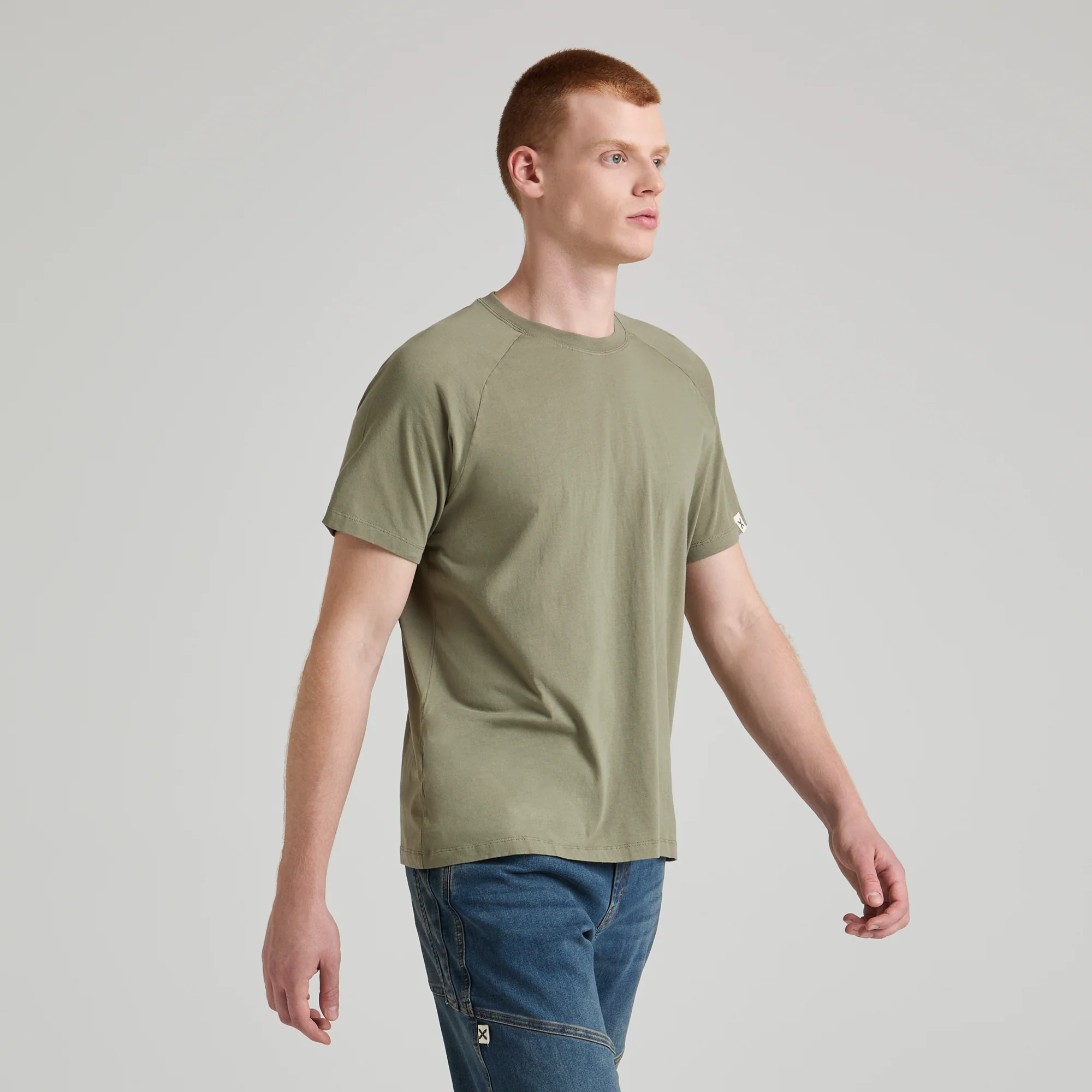 MINIMAL LOGO T-SHIRT - Image 12