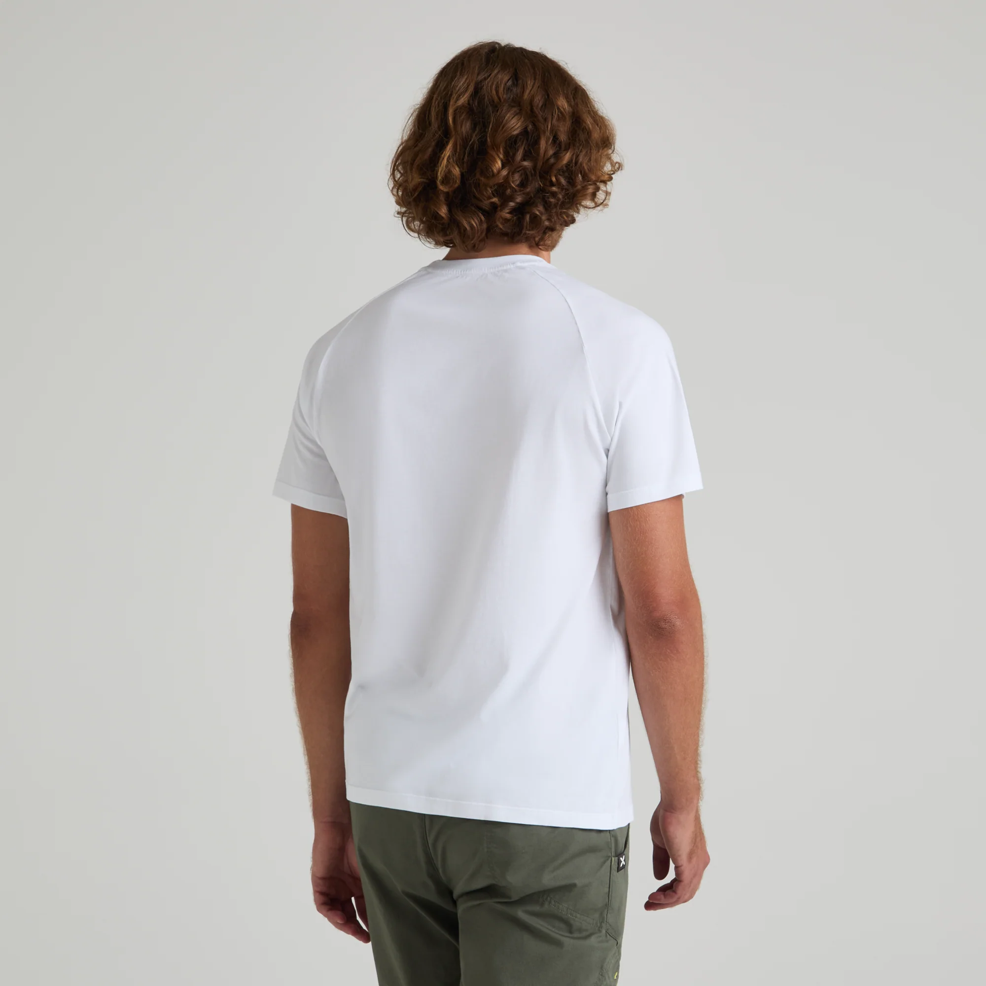 MINIMAL LOGO T-SHIRT - Image 8