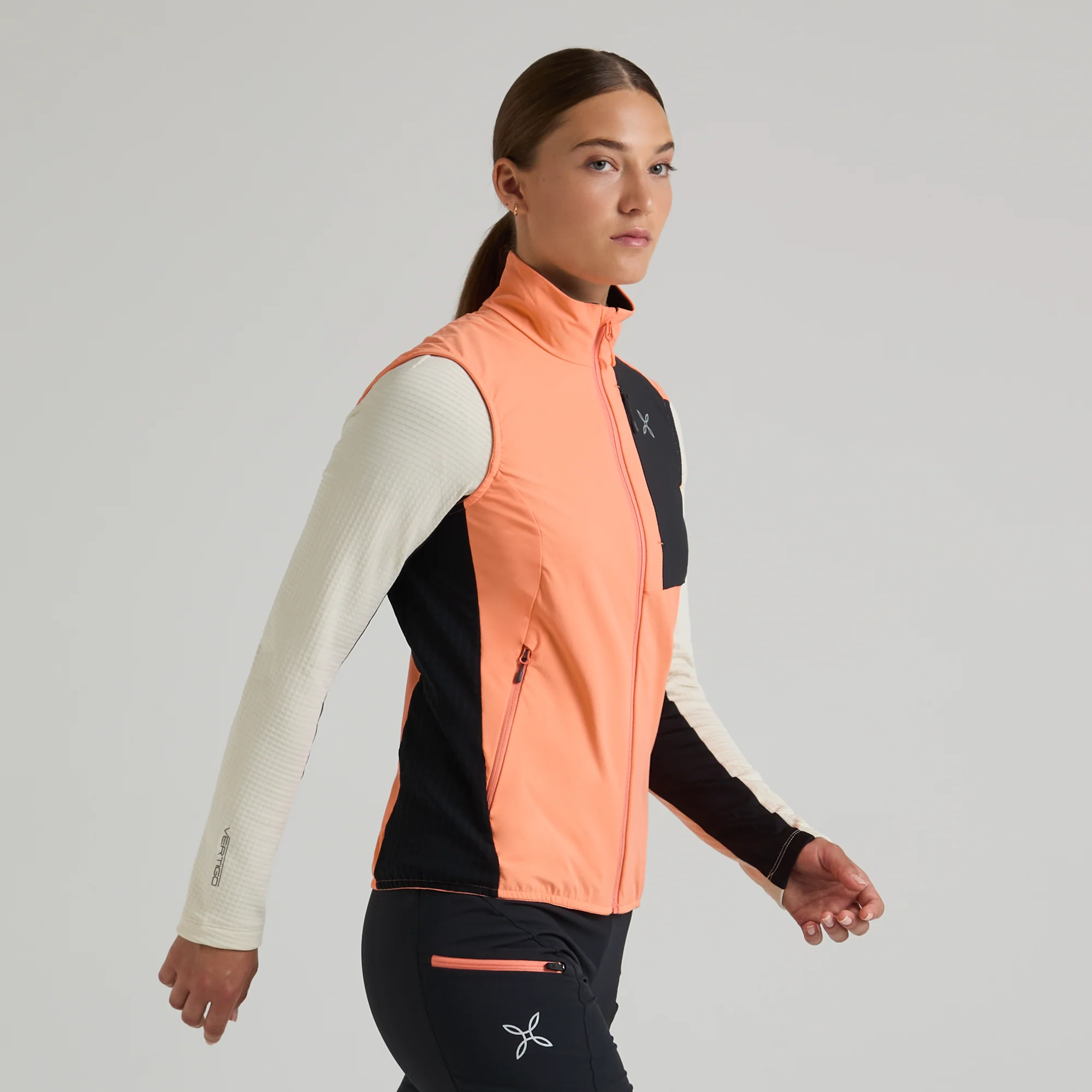 PEAK VEST WOMAN - Image 9