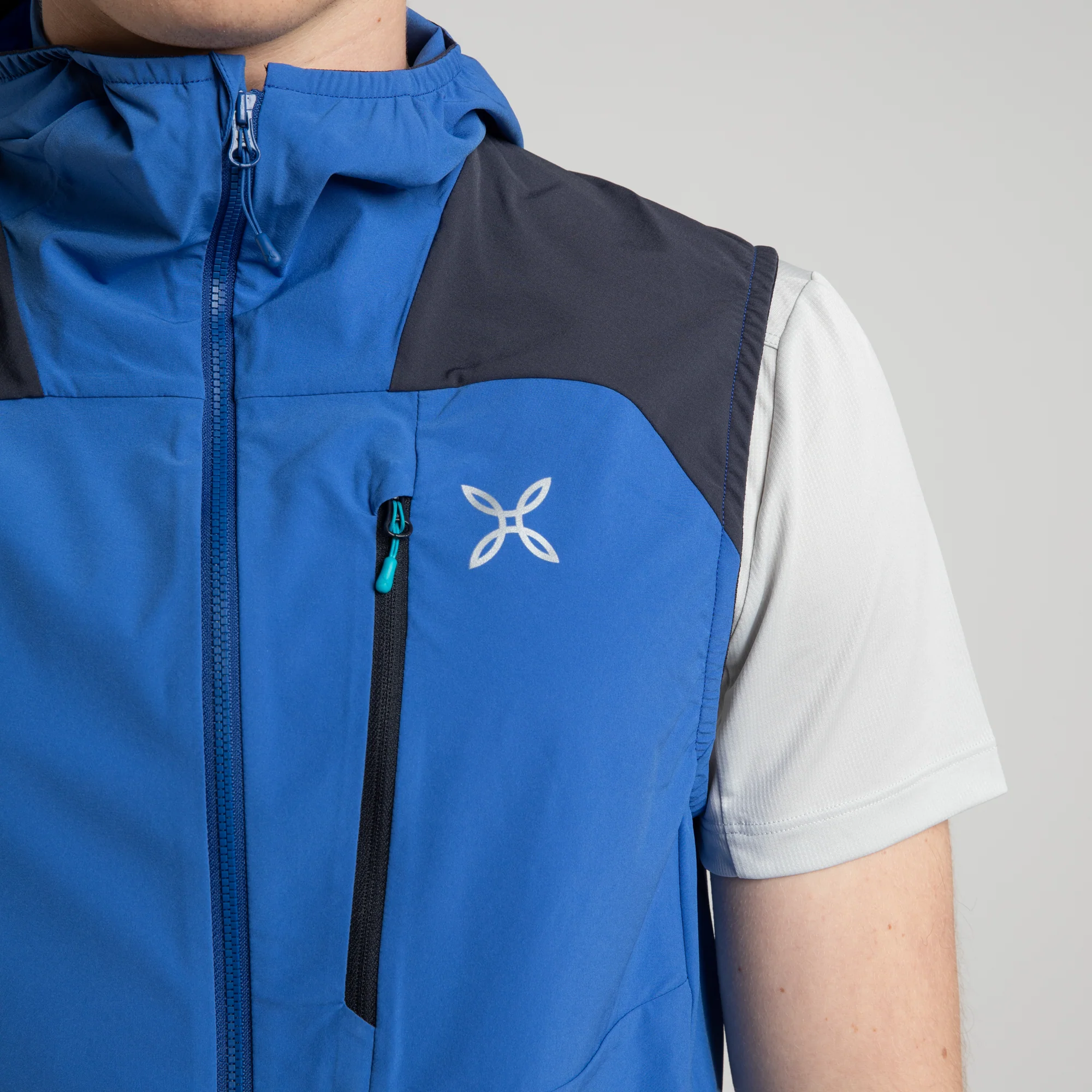 RISE HOODED VEST - Image 26