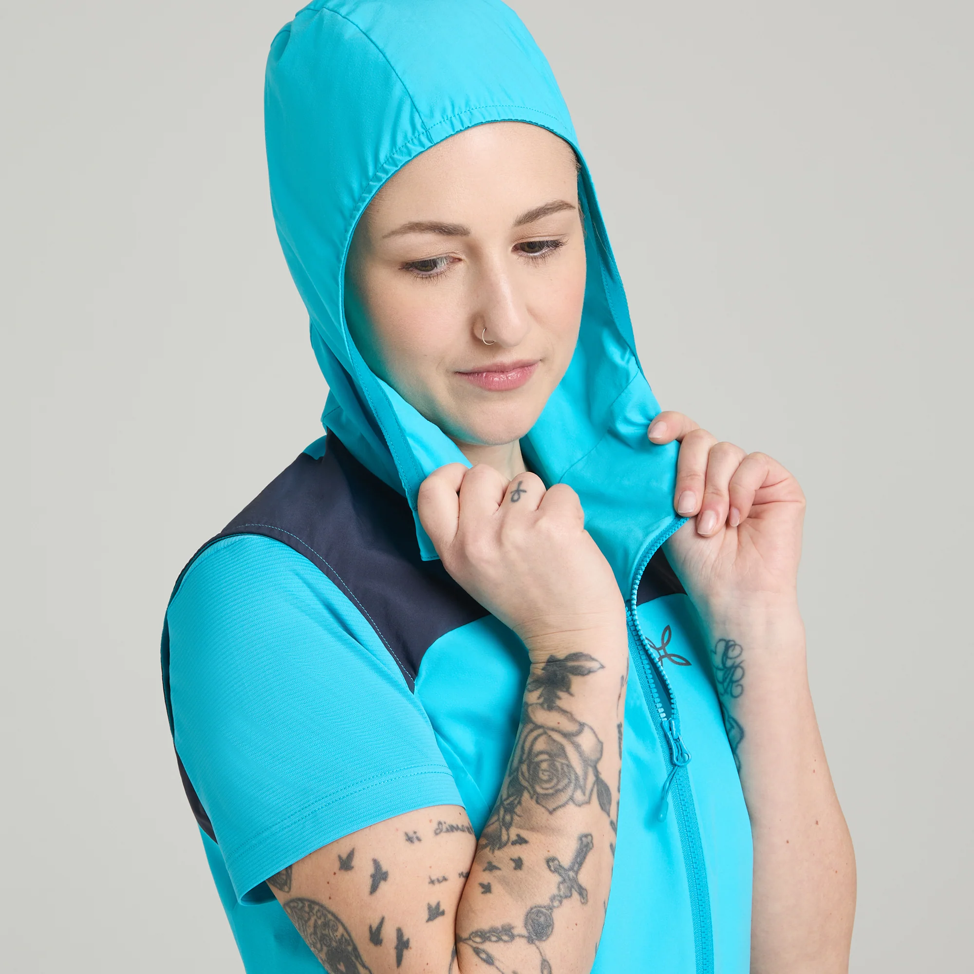 RISE HOODED VEST WOMAN - Image 26