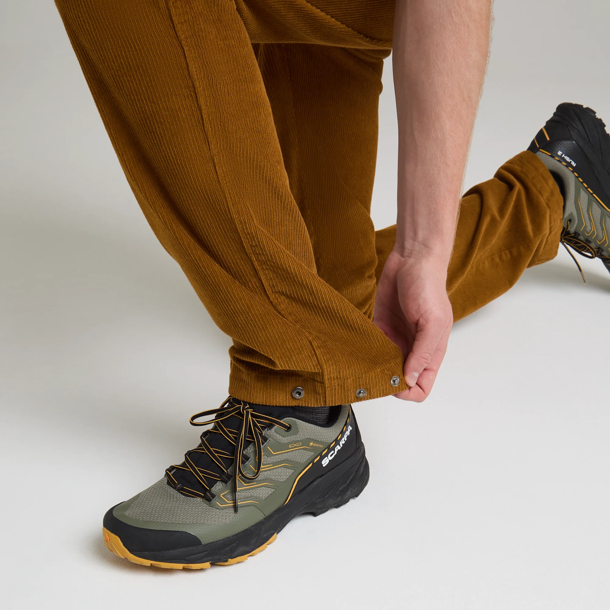 ROAM CORD PANTS - Image 11