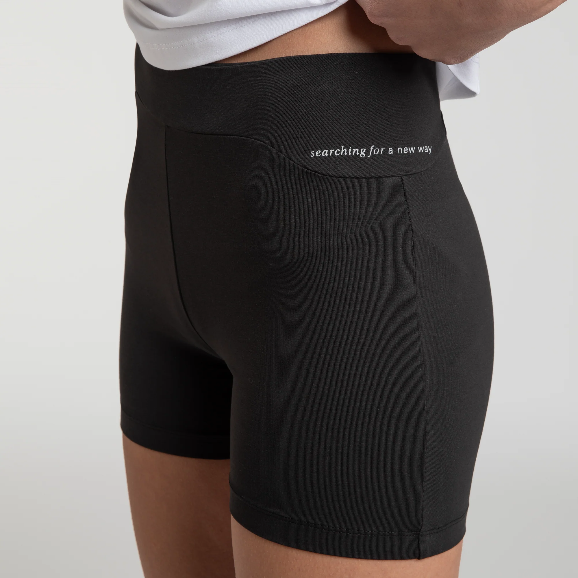 SHIVA SHORTS WOMAN - Image 9