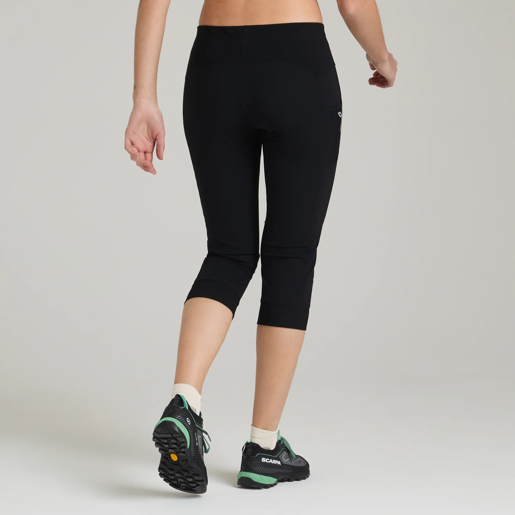 SOUND 3/4 PANTS WOMAN - Image 8