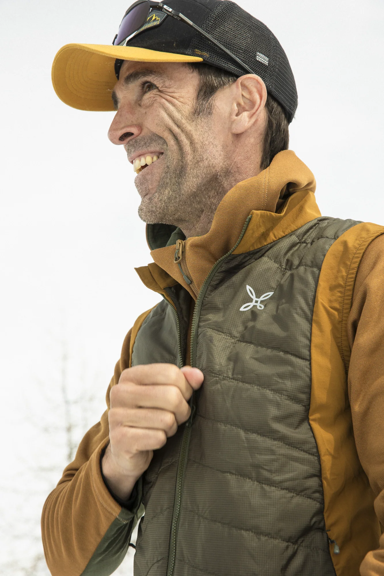 TRACE HYBRID VEST - Image 7