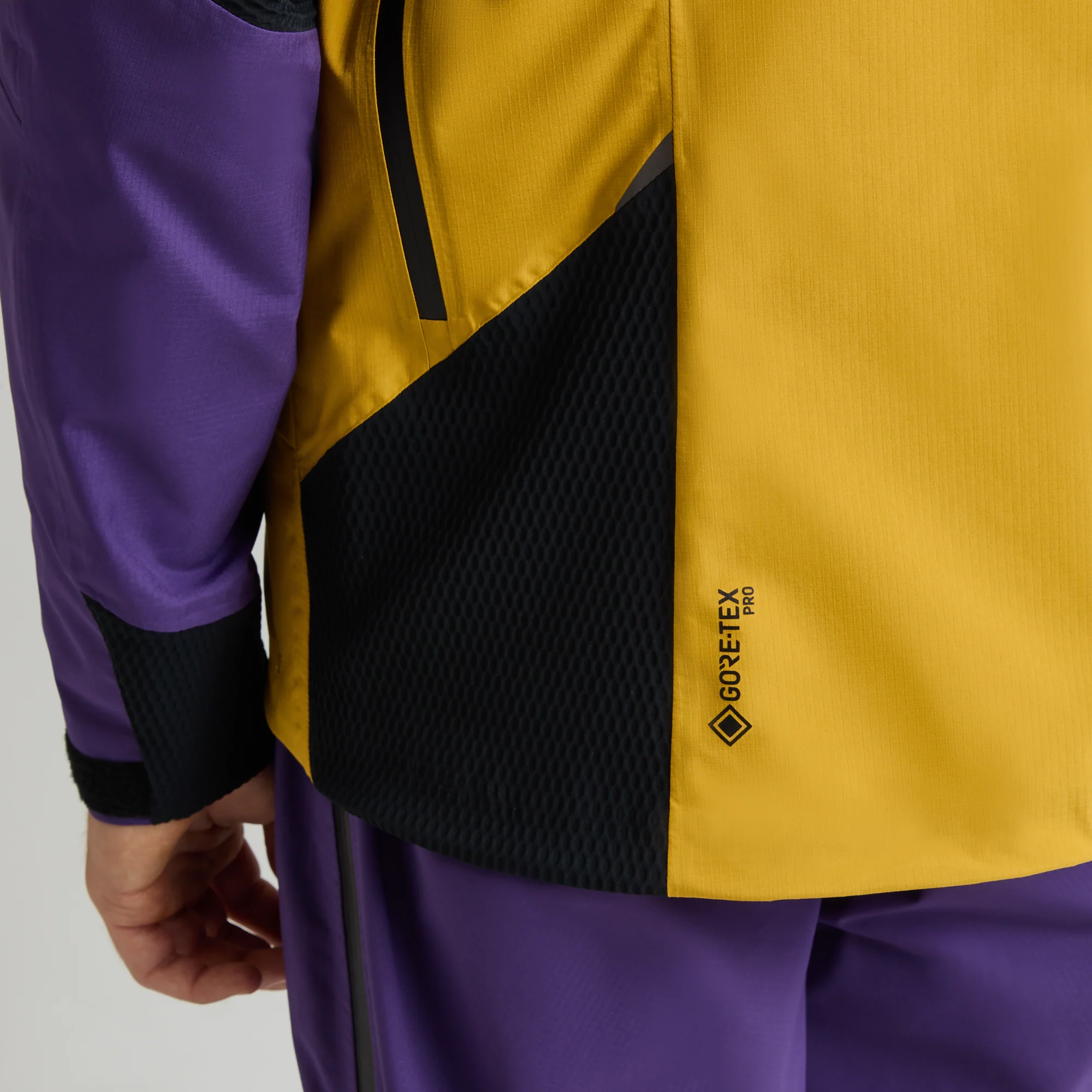 VERTIGO GTX PRO JACKET - Image 32