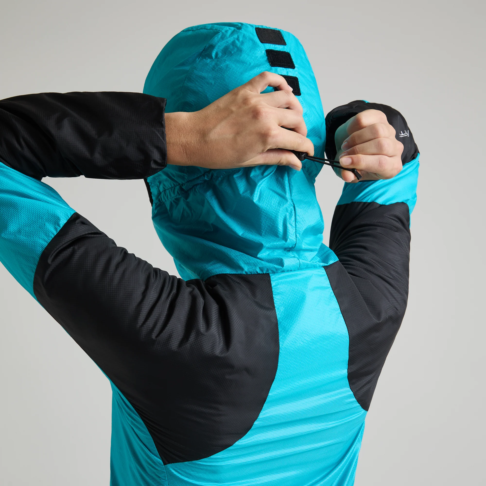 VERTIGO HYBRID HOODED JKT WOM. - Image 21