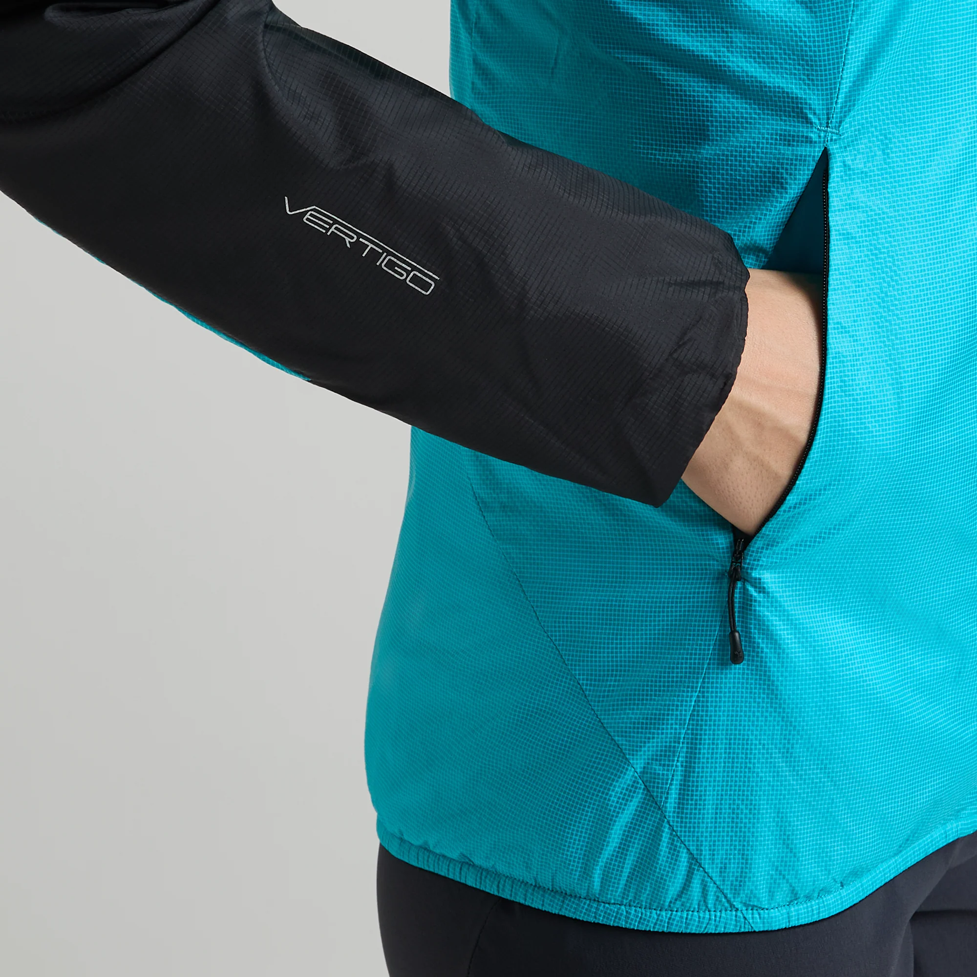 VERTIGO HYBRID HOODED JKT WOM. - Image 25