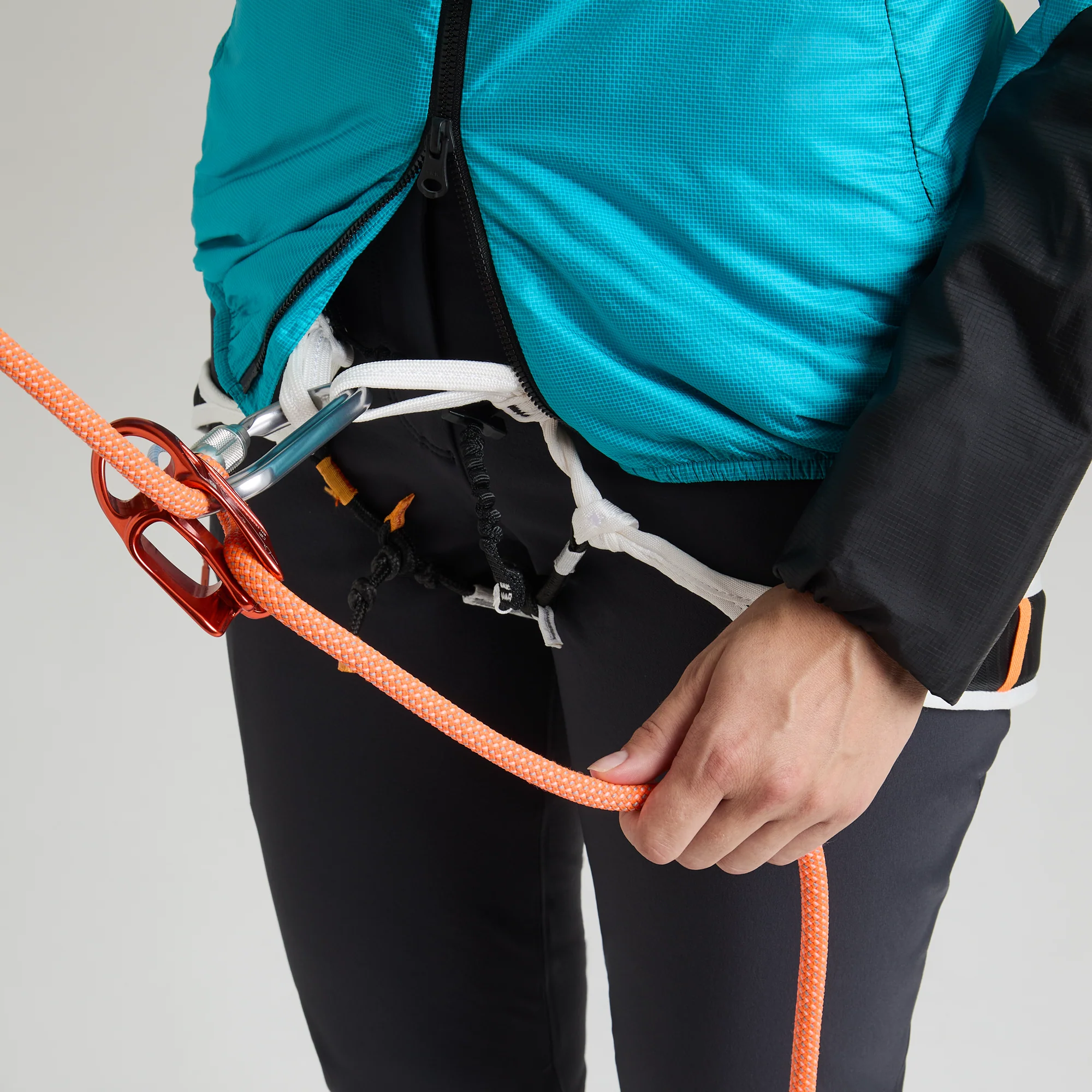 VERTIGO HYBRID HOODED JKT WOM. - Image 27